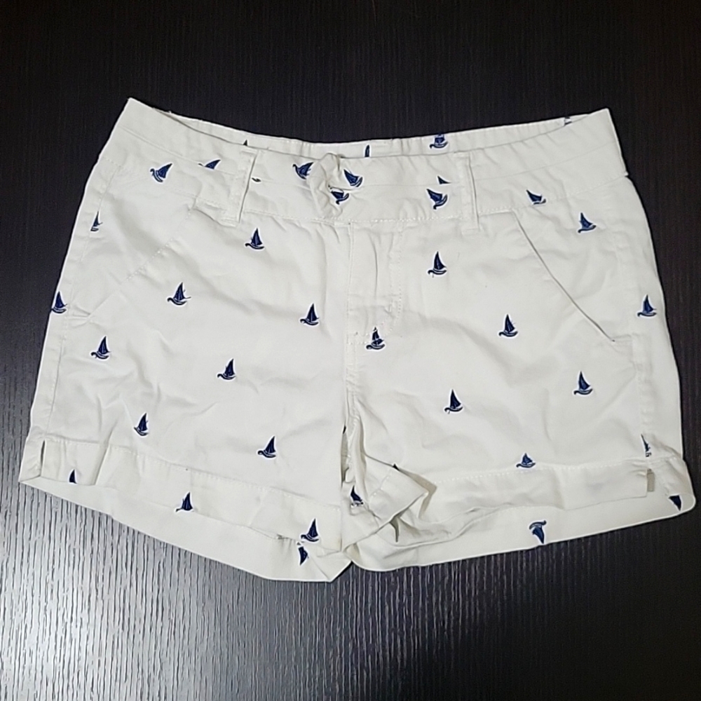 Size 7 White Shorts